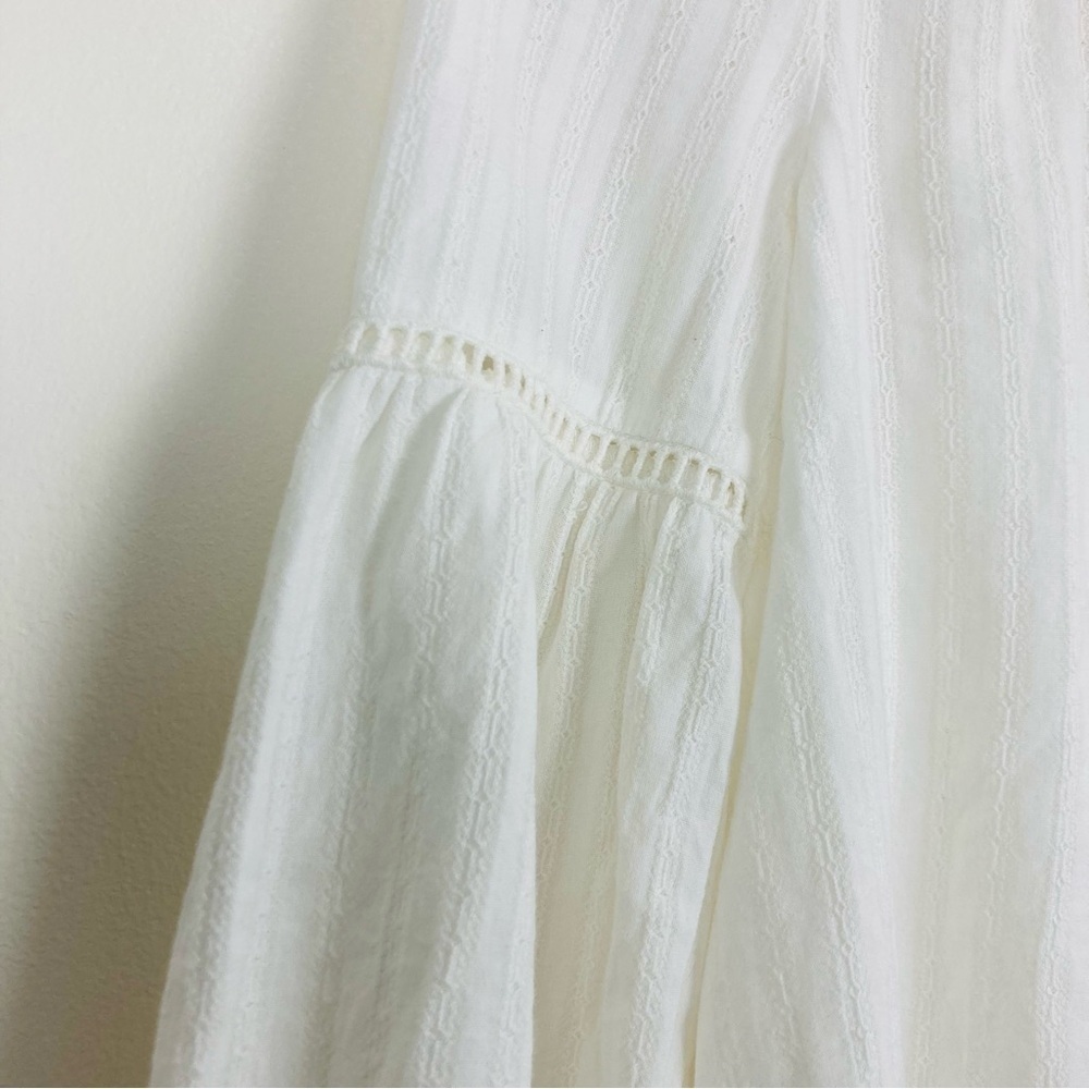 Anthropologie Akemi & Kin white textured shirt split neck top. Size XS - Picture 5 of 7